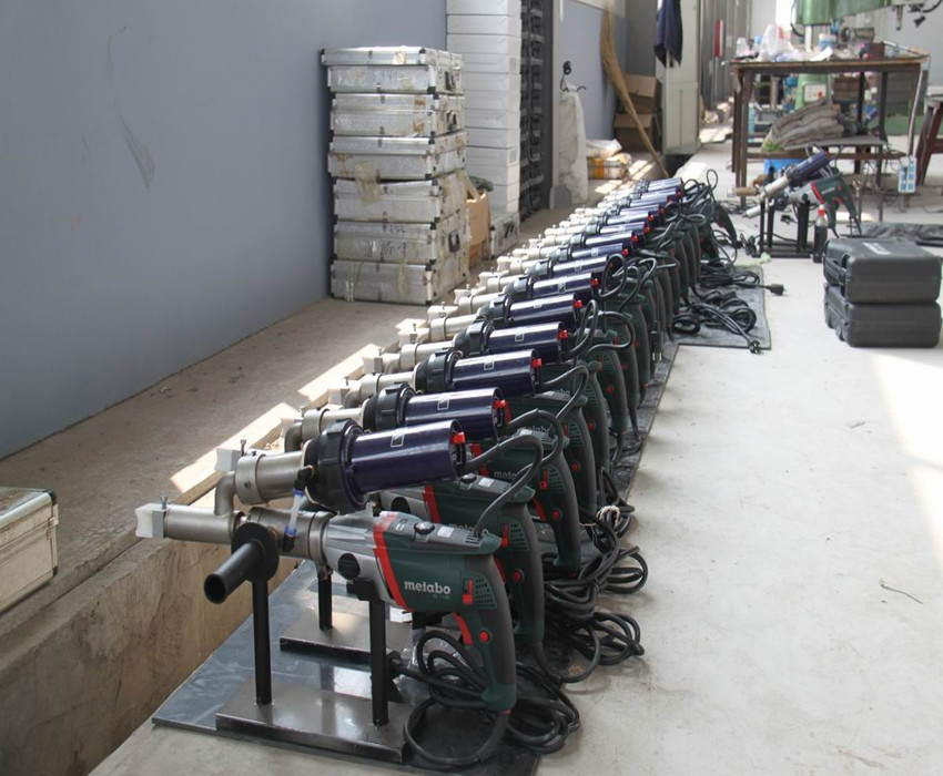 华仕达专业研发手提式塑料挤出焊机