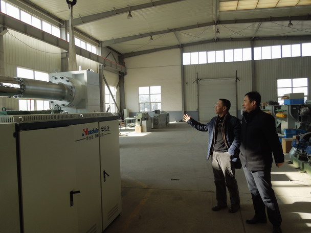 用华仕达1840保温管生产线抢占大口径管材市场