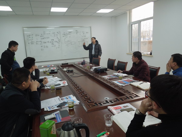 一天四波都是来买华仕达保温管设备的