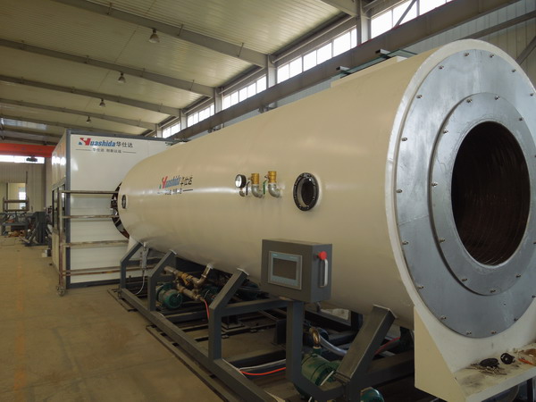 华仕达是采用真空定径技术 制造保温管设备的生产基地