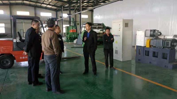 华仕达试车就成功的橡塑发泡保温管/板材生产线是如何打造的