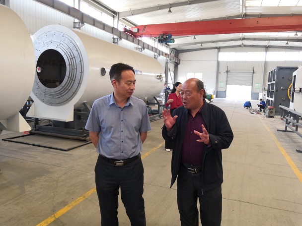 有一种感情是华仕达与客户通过保温管设备结成  有一种硬气是华仕达的保温管设备价格你看着给