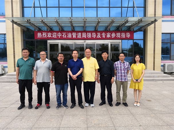 中石油管道局专家组考察华仕达  电热熔套中标西北战略管道工程