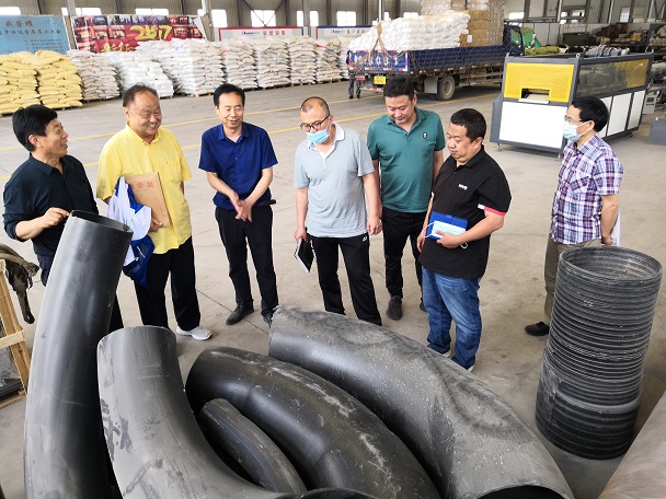 中石化管道局到华仕达考察新型一步法PE弯头