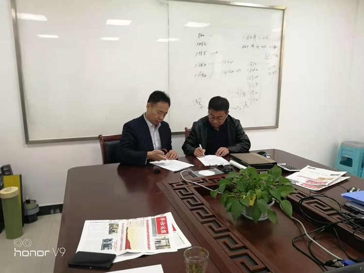 海润一出手就购买了华仕达两台1680保温管设备