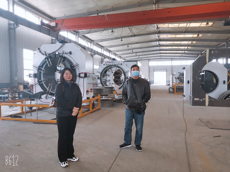 连夜赶赴华仕达是因为与保温管生产线有个亲密的约会