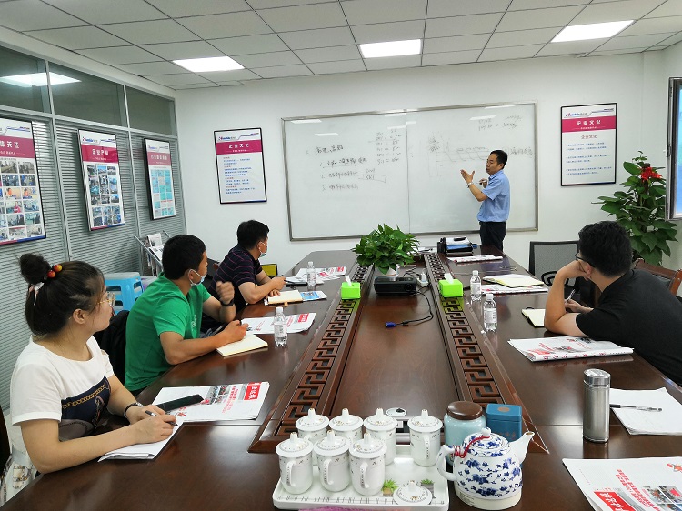 为400多名员工寻找发展机遇    铸诚采购华仕达保温管生产线之一