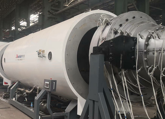 华仕达为诚钢制造的保温管生产线已组装完成