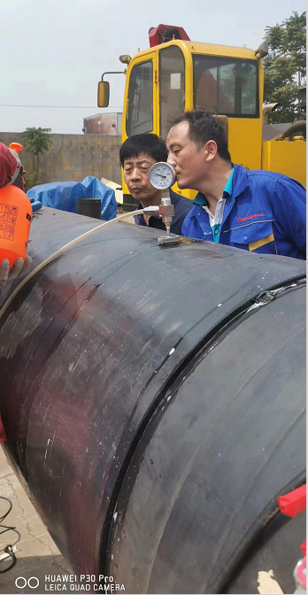 在中石油招标现场华仕达无缝热熔套成功夺标