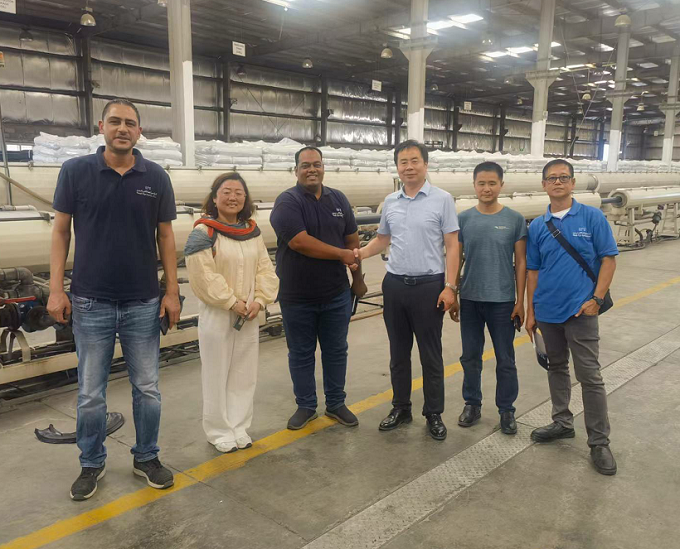 相见恨晚  一见倾心