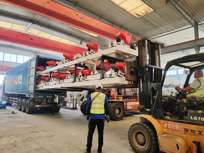 华仕达为泰国客户定制的3PE钢管防腐生产线开始发货