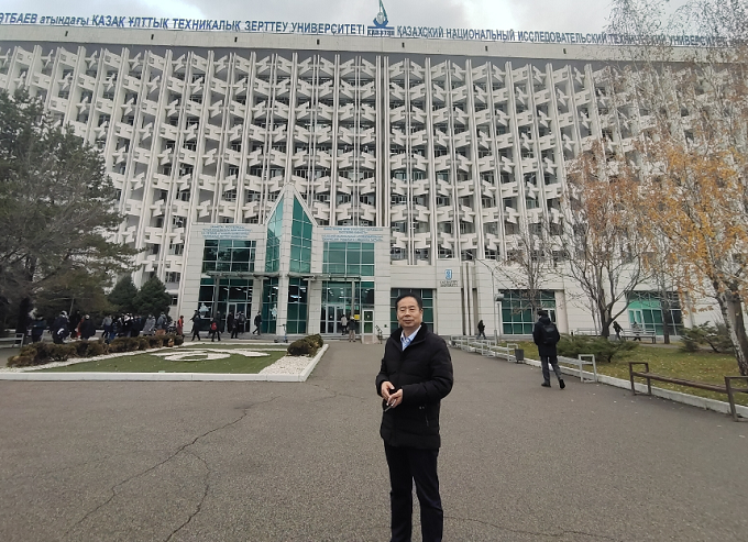 黄保东率团访问哈萨克国立理工大学  考察3PE钢管防腐生产线客户
