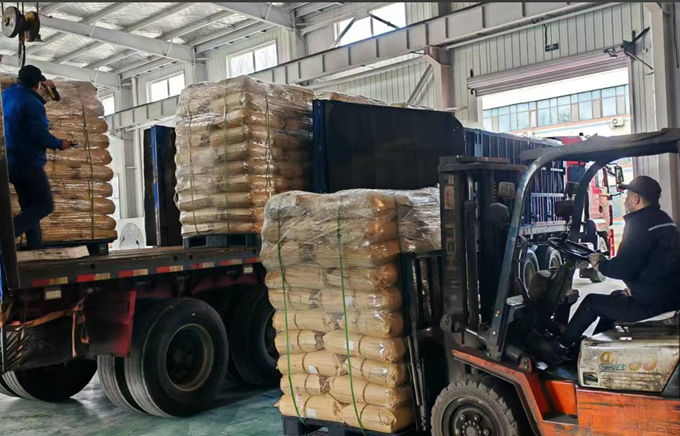 华仕达20吨高品质3PE防腐原料发往哈萨克斯坦