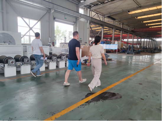 莫斯科客户两度赴华，终与华仕达签订热收缩带设备合作