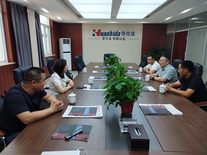 中润新德再访华仕达商谈喷涂缠绕保温管生产线的深入合作